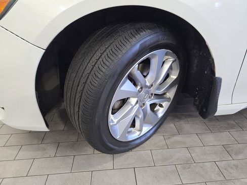 Used 2019 Honda Accord LX image 31