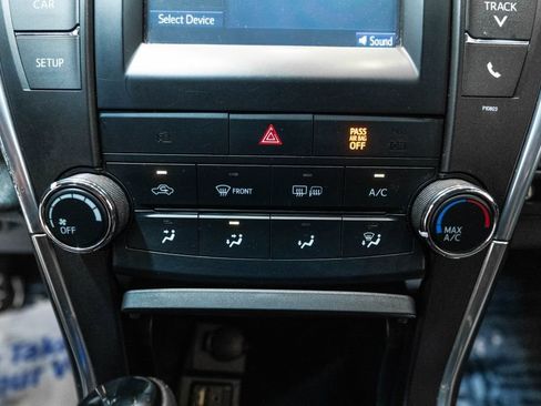 Used 2015 Toyota Camry LE FWD image 24