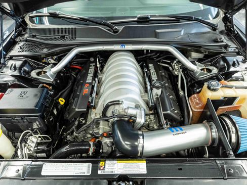 Used 2010 Dodge Challenger SRT8 RWD image 14