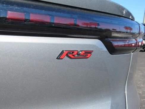 New 2025 Chevrolet Equinox EV RS image 9