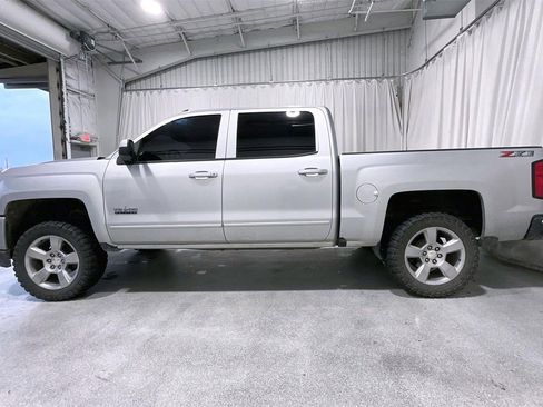 Used 2018 Chevrolet Silverado 1500 LT w/ Texas Edition image 26
