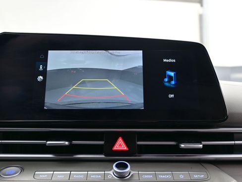 Used 2024 Hyundai Elantra Blue image 17