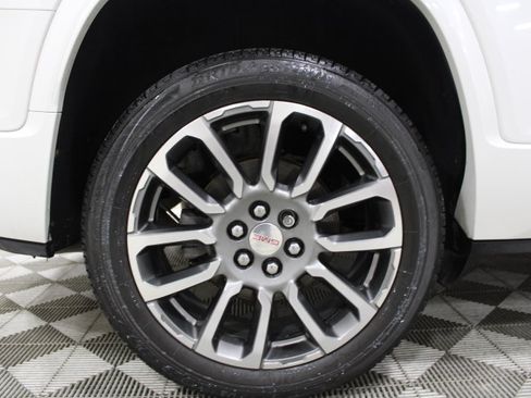 Used 2021 GMC Acadia Denali w/ Denali Technology Package AWD/4WD image 48