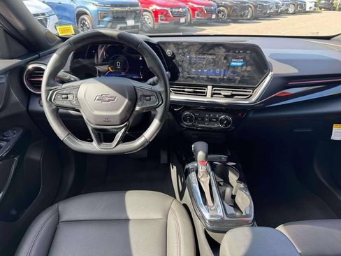 Used 2026 Chevrolet Trax RS w/ Driver Confidence Package FWD image 19