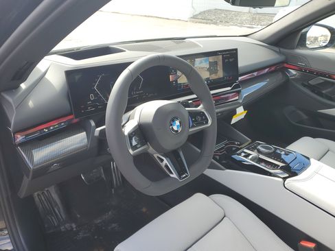 New 2026 BMW 540i xDrive w/ M Sport Package AWD/4WD image 9