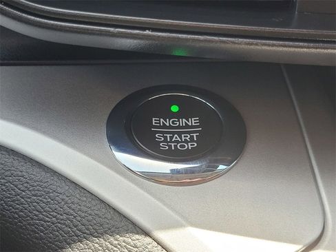 Used 2021 Ford Explorer XLT image 20