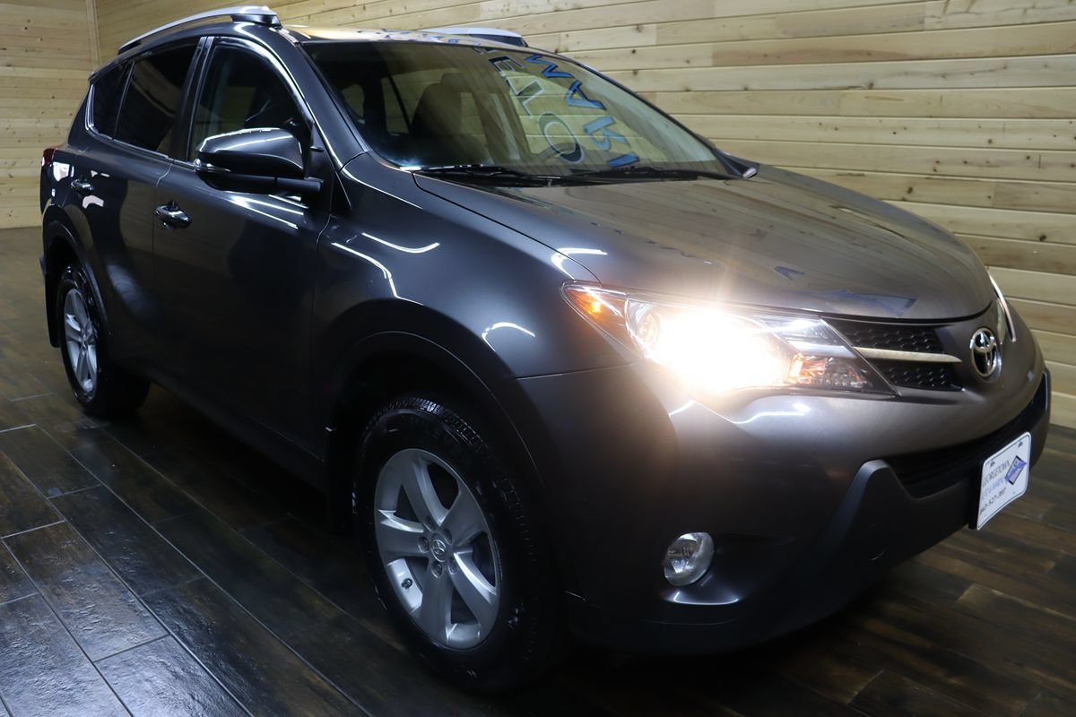Used 2014 Toyota RAV4 XLE AWD/4WD image 2