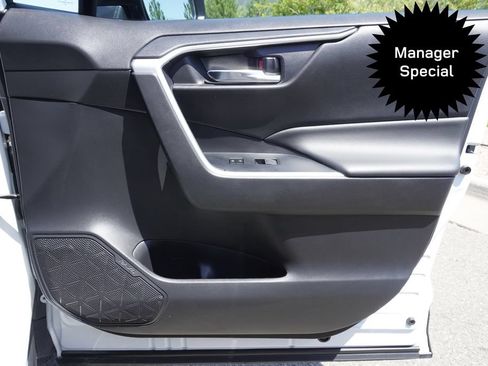 Used 2024 Toyota RAV4 XLE AWD/4WD image 21