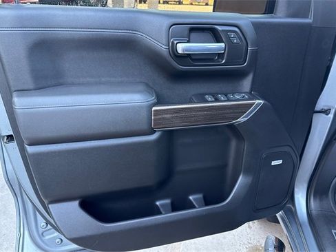 Used 2021 Chevrolet Silverado 1500 LT Trail Boss w/ Convenience Package II image 19