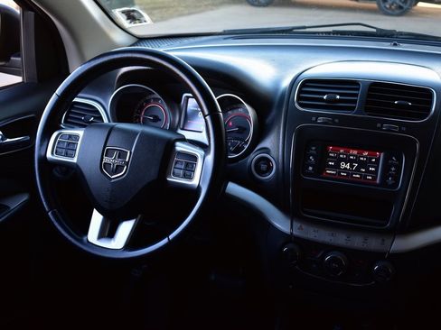 Used 2020 Dodge Journey SE w/ SE Popular Equipment Group image 30