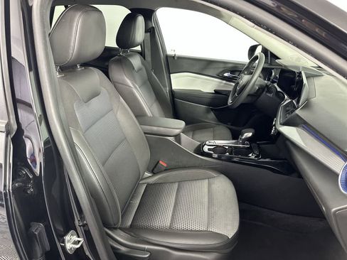 Used 2024 Chevrolet Trax LT image 7