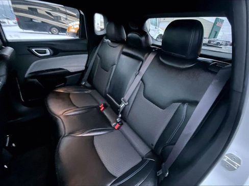 Used 2024 Jeep Compass Latitude image 26