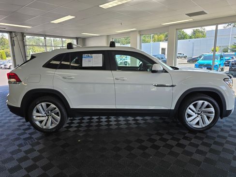 Used 2023 Volkswagen Atlas Cross Sport SE AWD/4WD image 2
