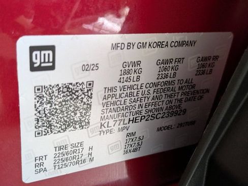 Used 2025 Chevrolet Trax LT w/ LT Convenience Package FWD image 32