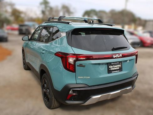 New 2026 Kia Seltos EX FWD image 11