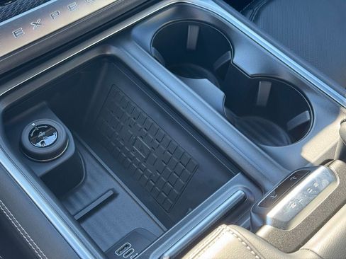 New 2025 Ford Expedition Max Platinum w/ Stealth Performance Package AWD/4WD image 38