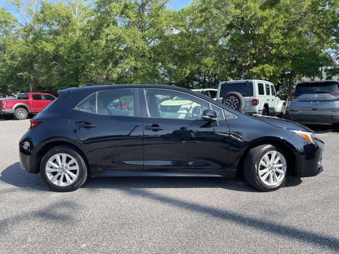 Used 2025 Toyota Corolla SE FWD image 2