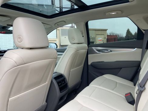 Certified 2023 Cadillac XT5 Premium Luxury image 5