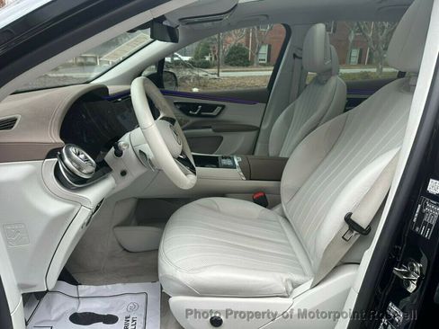 Used 2023 Mercedes-Benz EQS 580 4MATIC SUV image 10