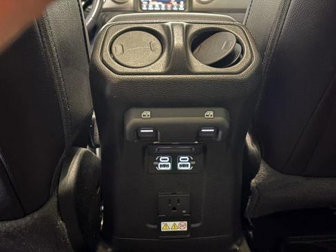 Used 2021 Jeep Wrangler Unlimited Sahara image 30