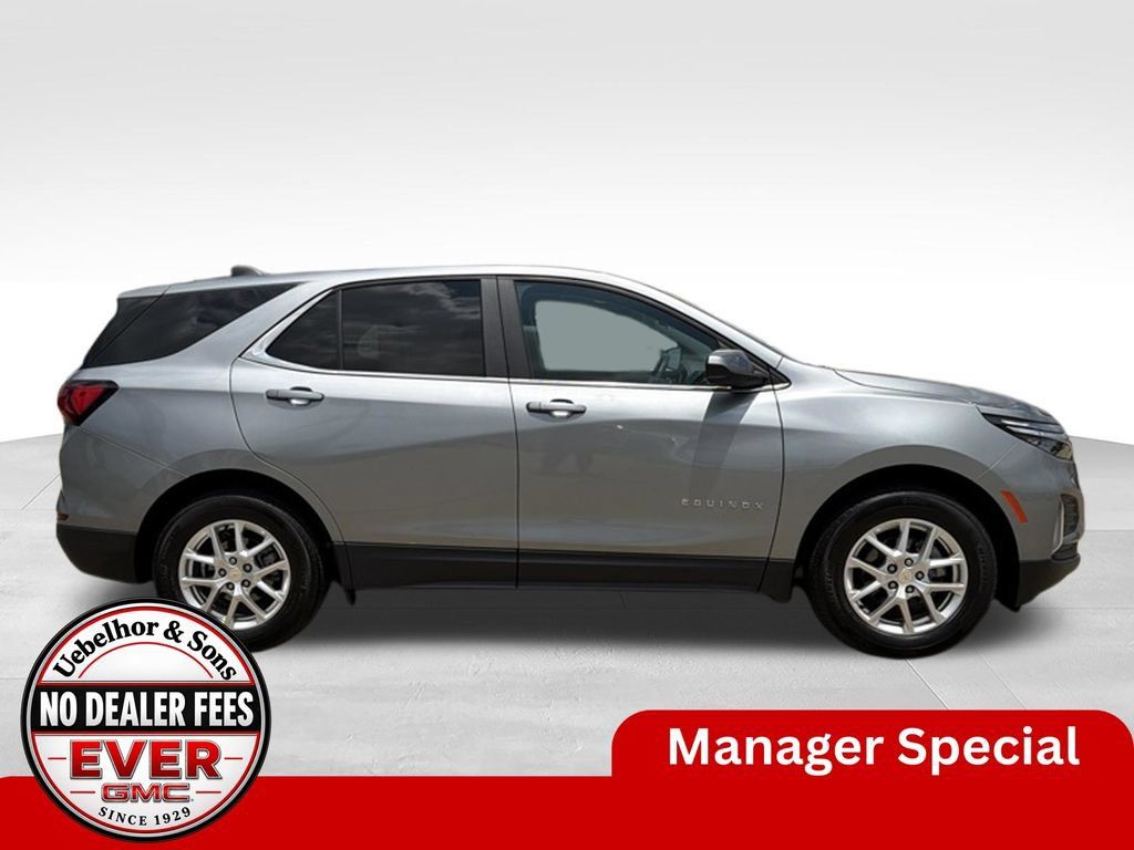 Used 2024 Chevrolet Equinox LT w/ LPO, Floor Liner Package FWD image 3