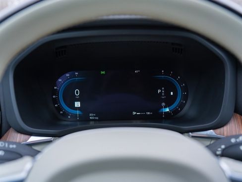 Used 2022 Volvo XC60 B5 Momentum image 27