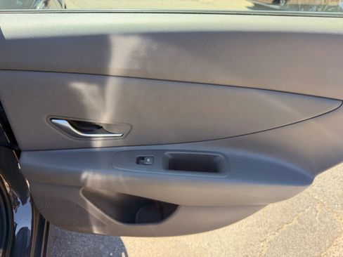 Used 2023 Hyundai Elantra SEL w/ Convenience Package FWD image 30