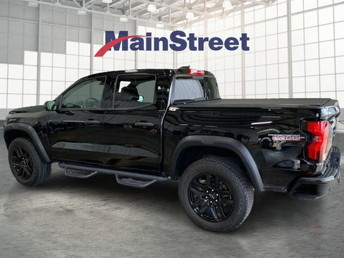 Used 2023 Chevrolet Colorado Trail Boss w/ Technology Package image 3