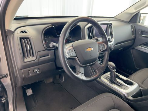 Used 2022 Chevrolet Colorado LT w/ Safety Package image 4