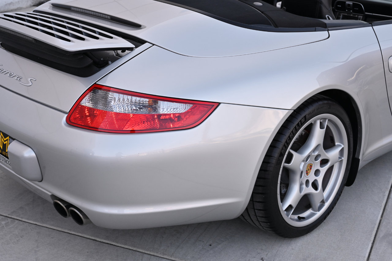 Used 2005 Porsche 911 Carrera S RWD image 39
