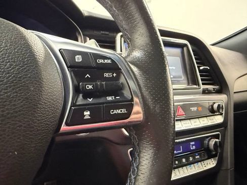 Used 2018 Hyundai Sonata Limited FWD image 17