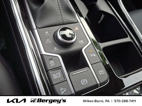 Certified 2025 Kia Sorento SX image 22