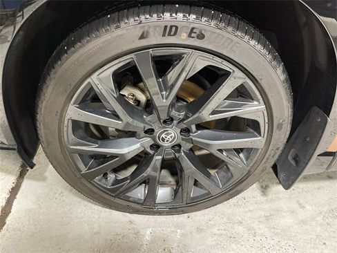 Used 2025 Toyota Crown Signia Limited image 10