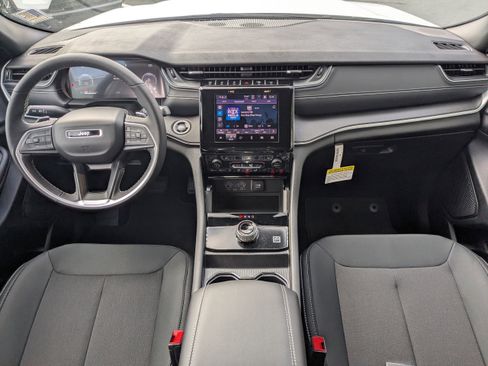 New 2026 Jeep Grand Cherokee 2WD image 22