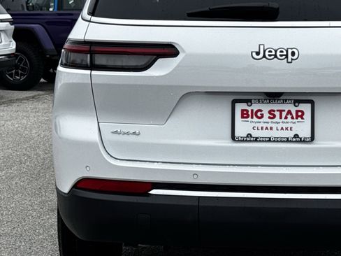 New 2025 Jeep Grand Cherokee L Laredo w/ Luxury Tech Group I image 11