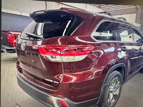 Used 2019 Toyota Highlander Limited Platinum AWD/4WD image 7