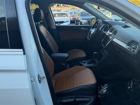 Used 2019 Volkswagen Tiguan SE AWD/4WD image 4