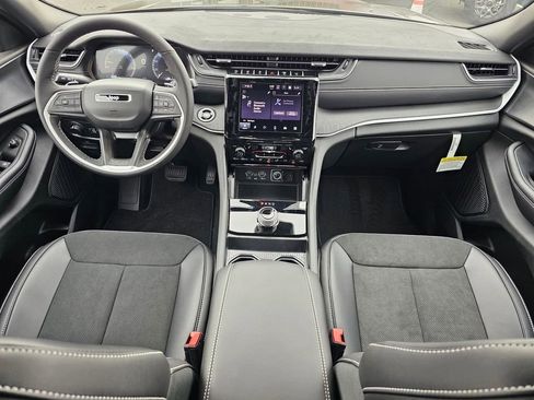New 2025 Jeep Grand Cherokee L Altitude image 10