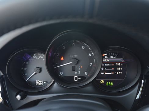 Certified 2026 Porsche Macan AWD/4WD image 17