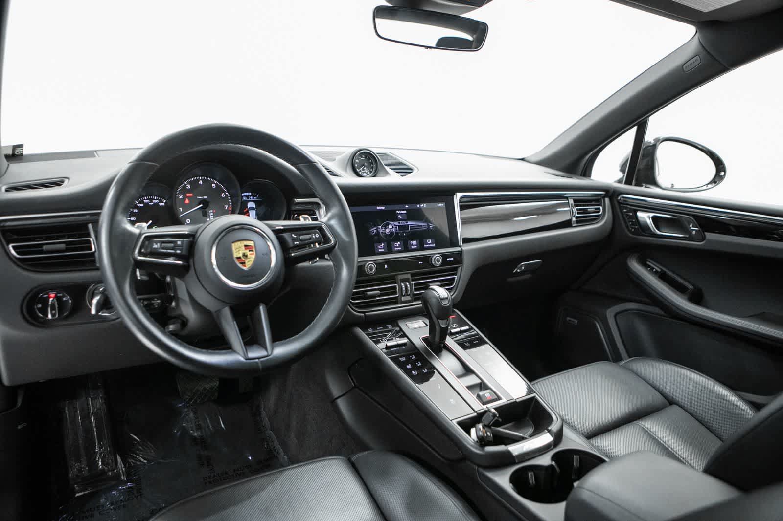 Certified 2024 Porsche Macan S AWD/4WD image 13