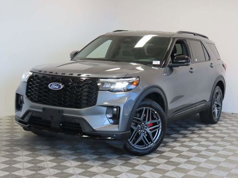 Used 2025 Ford Explorer ST-Line w/ Premium Package image 1