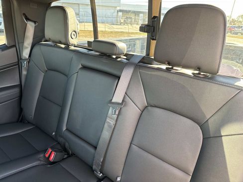 New 2026 GMC Canyon Elevation w/ Convenience Package image 15