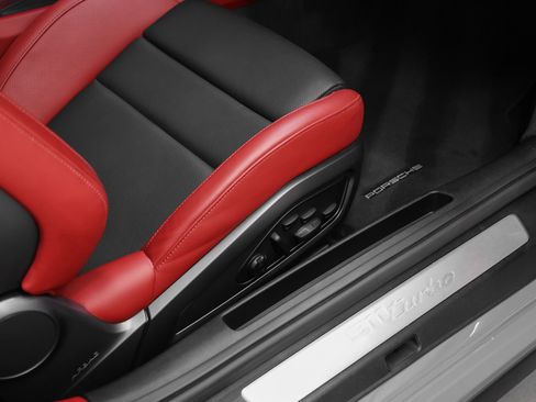 Certified 2023 Porsche 911 Turbo image 25