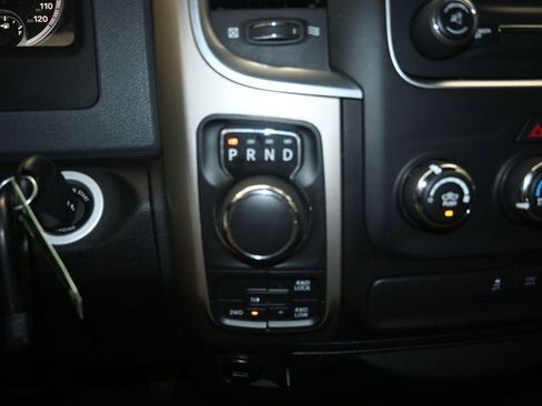 Used 2014 RAM 1500 Classic SLT AWD/4WD image 16