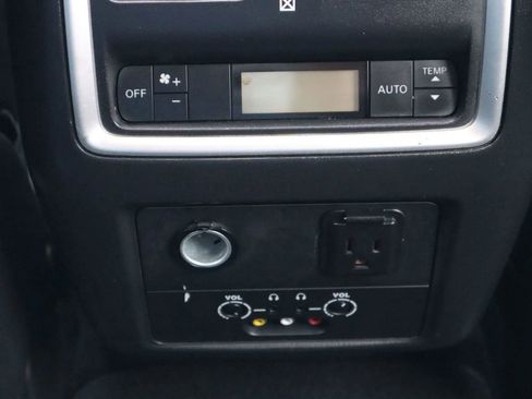 Used 2013 INFINITI JX35 AWD w/ Premium Pkg image 33