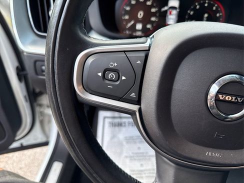 Used 2018 Volvo XC60 T5 Momentum w/ Vision Package image 36