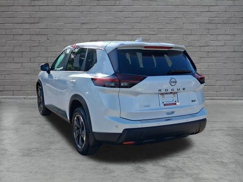 Used 2024 Nissan Rogue SV FWD image 9