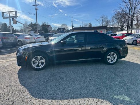 Used 2019 Chrysler 300 Touring w/ Sport Appearance Package image 24