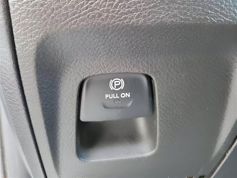 Used 2019 RAM 1500 Big Horn AWD/4WD image 12