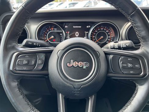Used 2022 Jeep Wrangler Unlimited Sport image 16